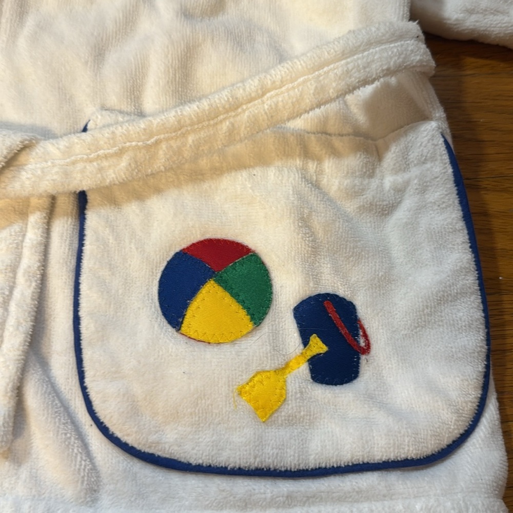 Beach Robe for boys. - Picture 3 of 7